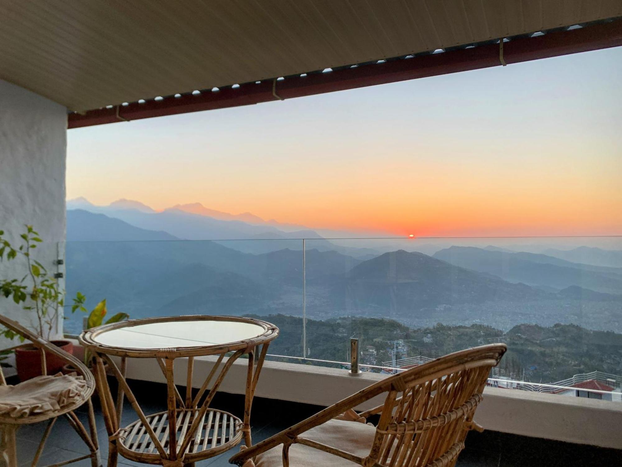 Superview Lodge, Best Himalayan Sunrise In Sarangkot Pokhara Exteriör bild